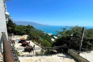 Komfortnyy Guest house, Yalta