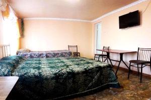 Yuzhnyy Parus Hotel, Shtormove
