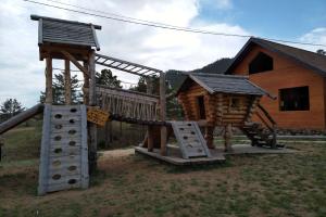 Tamir House, Kolobki