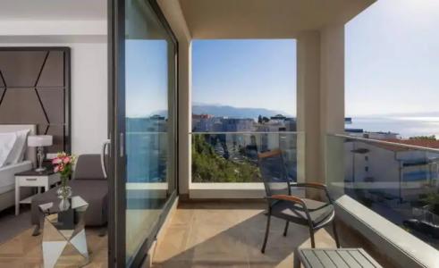 Ellure Luxury Suites - 27