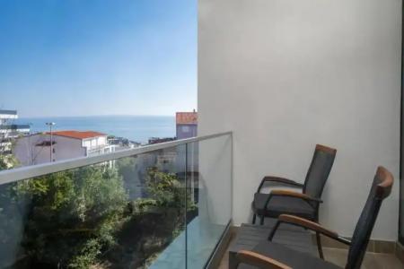 Ellure Luxury Suites - 11