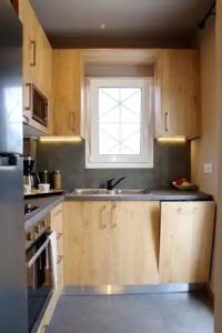 Absolute Athens II - 103