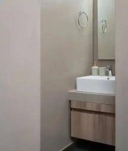 Absolute Athens II - 27