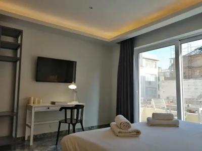 24K Athena Suites - 24