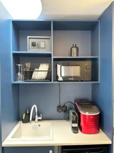 Step One | Luxury Suites Right in the Heart of Acropolis Next to Metro Station - 24