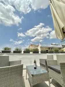 Step One | Luxury Suites Right in the Heart of Acropolis Next to Metro Station - 100