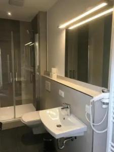 Select Suites & Aparts - 109