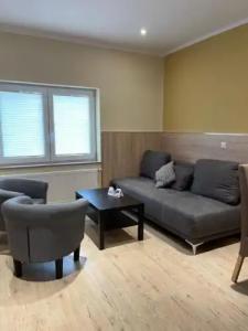 Select Suites & Aparts - 115