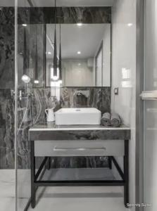 On the Wave Studios - 103