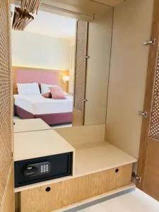 On the Wave Studios - 118