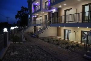 Theano Luxury Suites, Nikiti