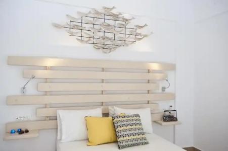 Elena Studios & Suites - 16