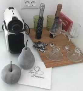 Elena Studios & Suites - 38