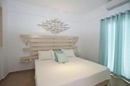 Elena Studios & Suites - 24