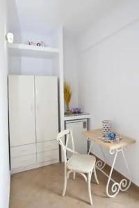 Elena Studios & Suites - 9