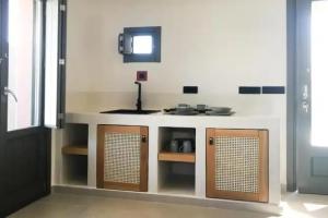 Terra Nera Suites Santorini, Perivolos