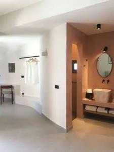 Terra Nera Suites Santorini - 51