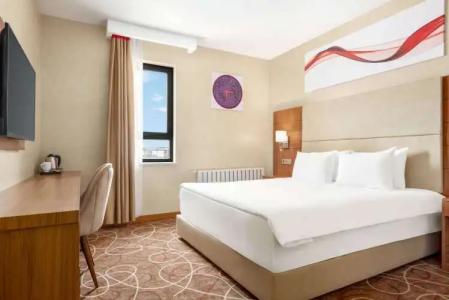 Ramada by Wyndham - 6