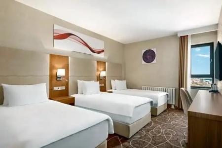 Ramada by Wyndham - 22