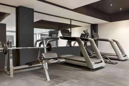 Ramada by Wyndham - 16