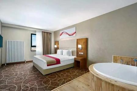 Ramada by Wyndham - 32