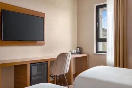 Ramada by Wyndham - 25