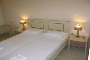 Mikros Paradisos Hotel , Sivota