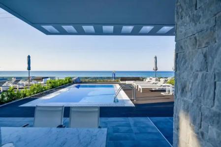 Crystal Villas & Suites - 11