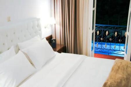 Armata Boutique - 38