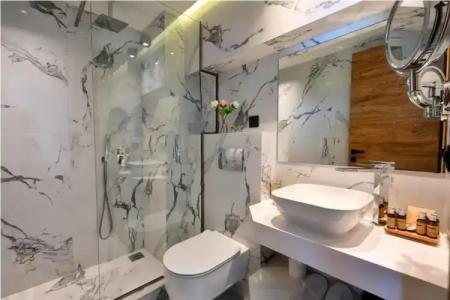 Emily's Luxury Suites - 47