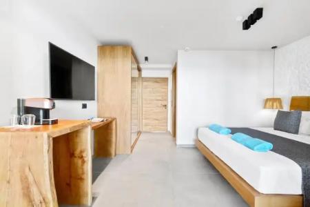 Emily's Luxury Suites - 67