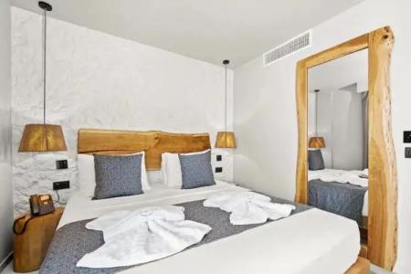 Emily's Luxury Suites - 38