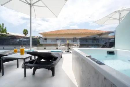 Emily's Luxury Suites - 34