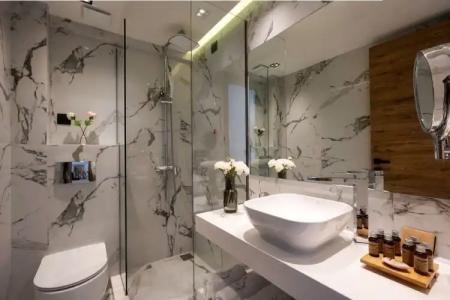 Emily's Luxury Suites - 32