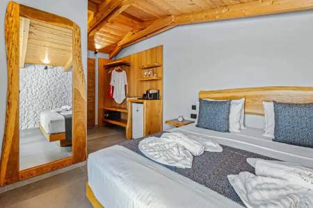 Emily's Luxury Suites - 4