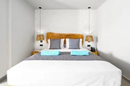 Emily's Luxury Suites - 28