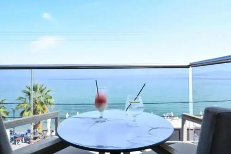 Emily's Luxury Suites - 45