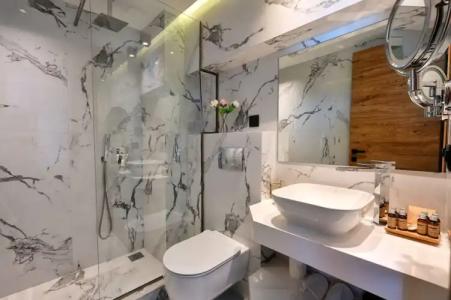 Emily's Luxury Suites - 58