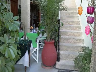 Aeginitikon Arhontikon - 13