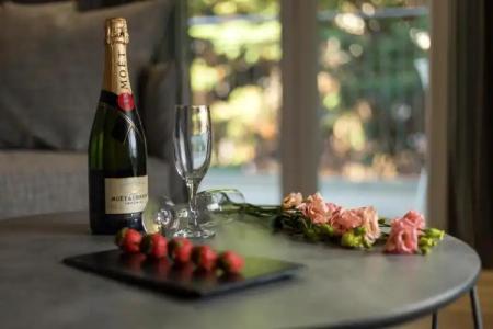 Melina Oasis Boutique - 10