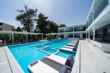 Avaton Luxury Resort And Spa Access The Enigma - 12