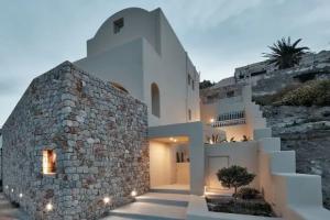 Star Infinity Suites, Pirgos