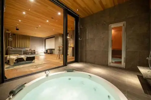 Niseko Central Houses and Apartments - 4