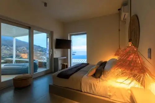 Iliades Boutique - 24