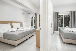 Antonis Apartments Pool Bar, Kalamakion