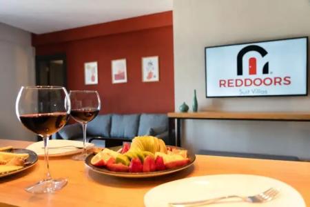 Reddoors Suites Sea View - 12