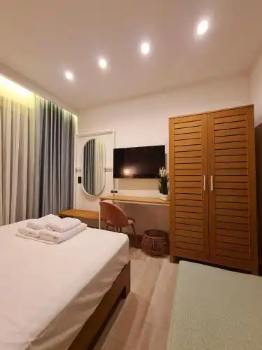 Dolphins House Apartments - 14