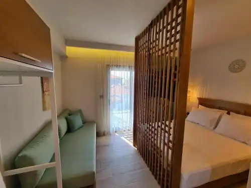 Dolphins House Apartments - 42