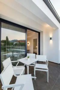 Epicentrum Suites & Villa Oasis - 13