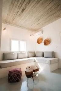 Mesanto Luxury Suites - 78